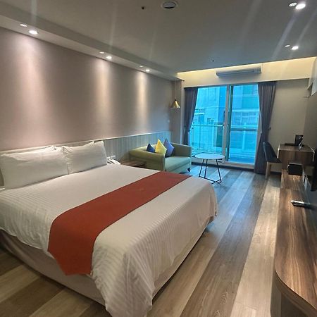 Bentley Hotel Чжунли Екстериор снимка