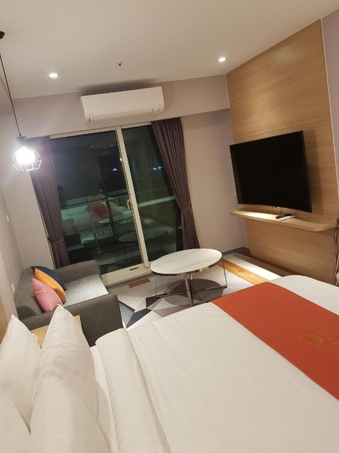 Bentley Hotel Чжунли Екстериор снимка