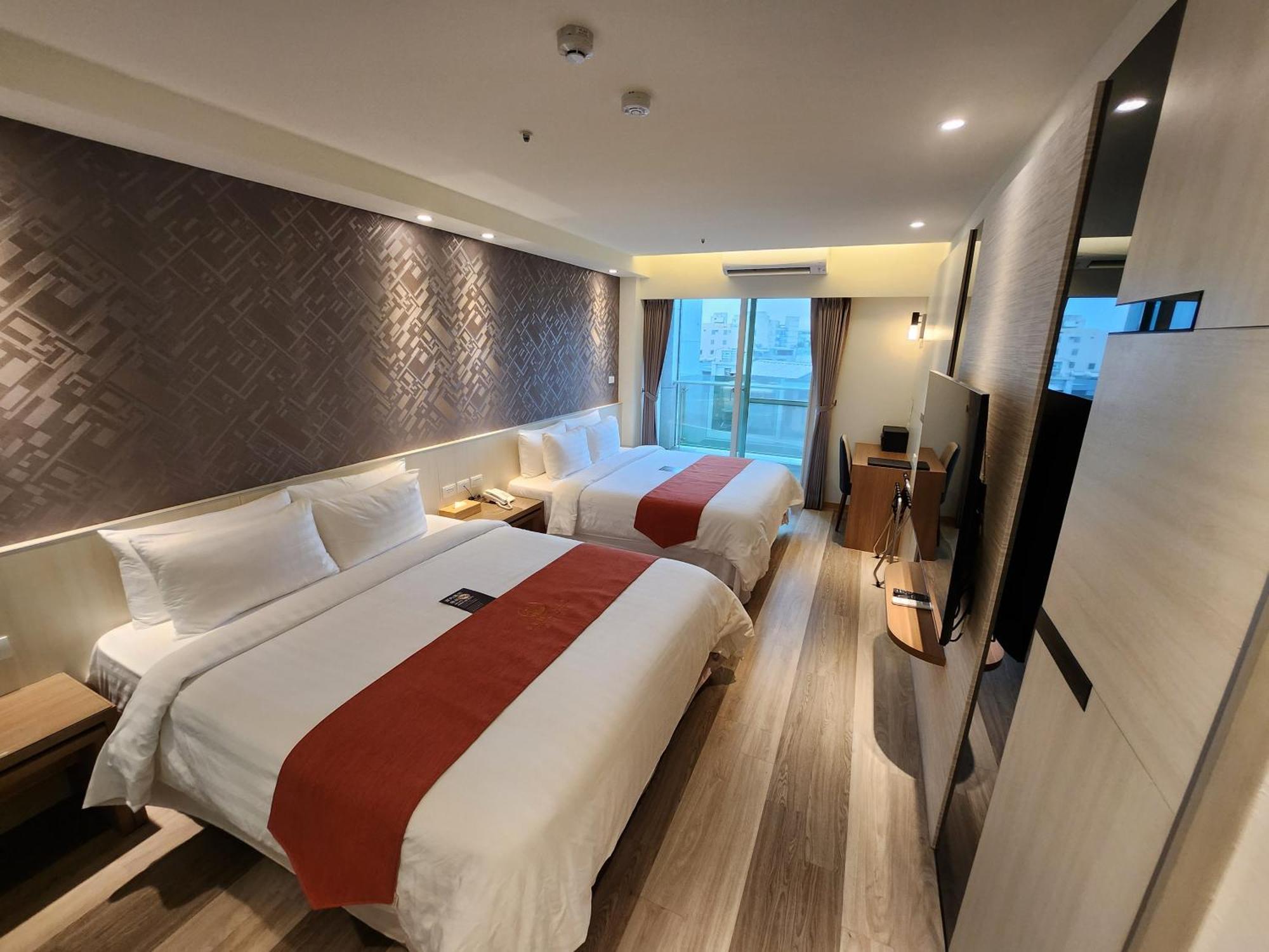 Bentley Hotel Чжунли Екстериор снимка