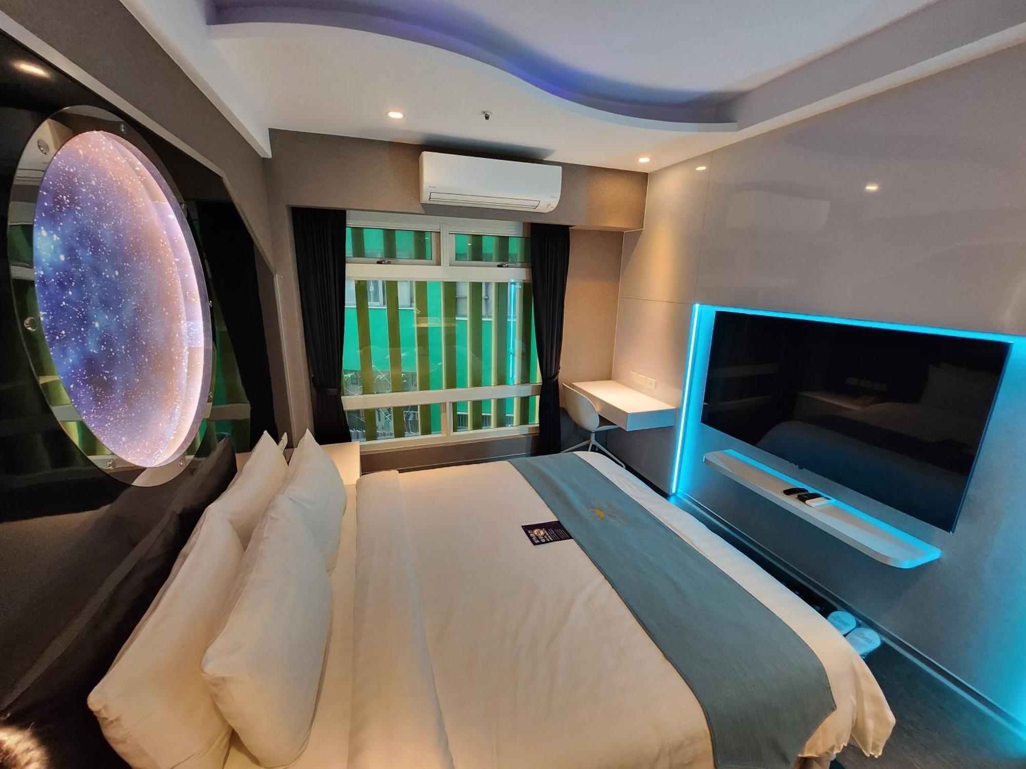 Bentley Hotel Чжунли Екстериор снимка